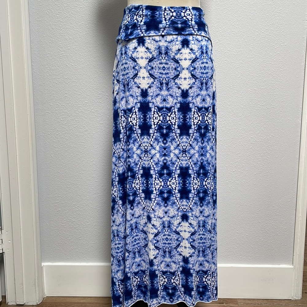 ✨ 2 for $15 ✨ Green Envelope maxi skirt size L